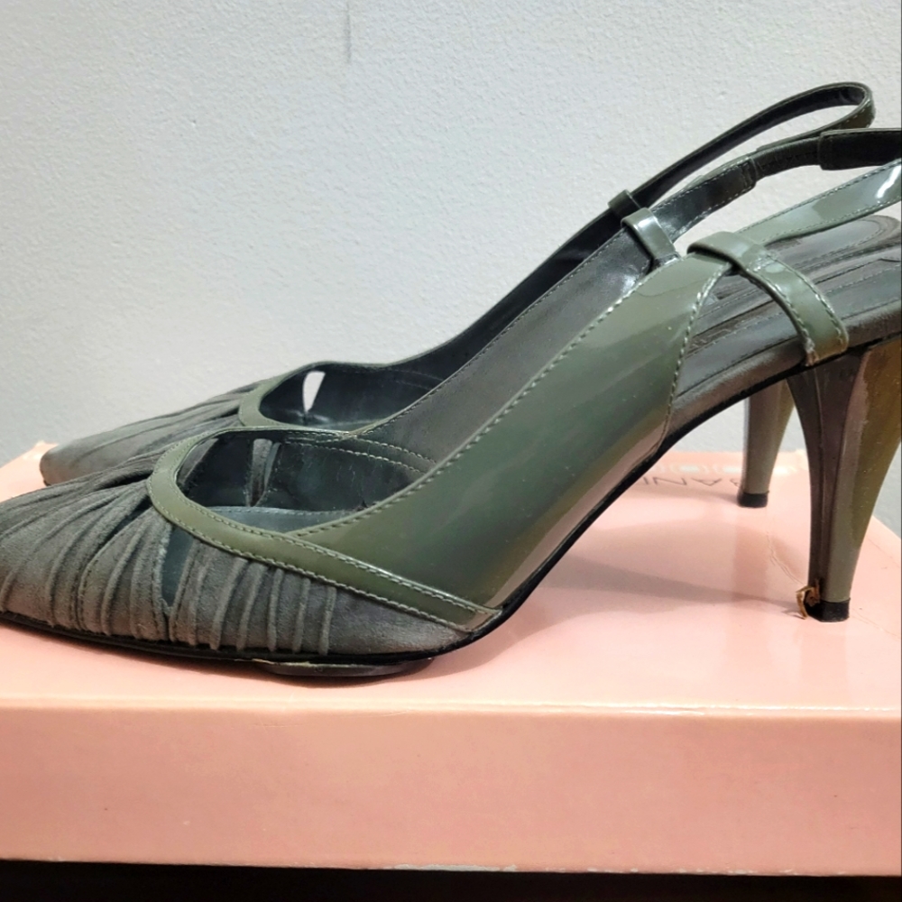 Bandolino Savanah Women's Slingback Pumps, Grey Suede/Patent Combo, Size 10